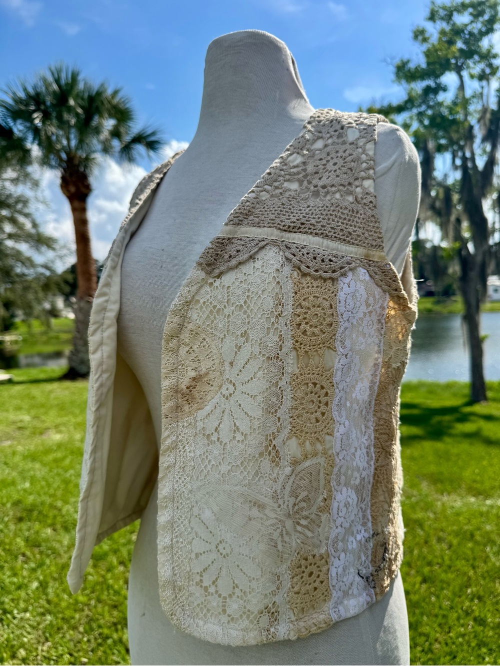 Vtg 70s Crochet Lace Vest Cottagecore Handmade Sz M Cropped Boho As is